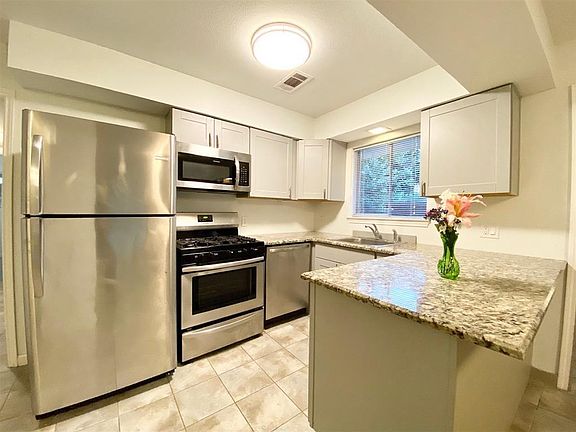 2nd image of 563 Twinbrooke Dr