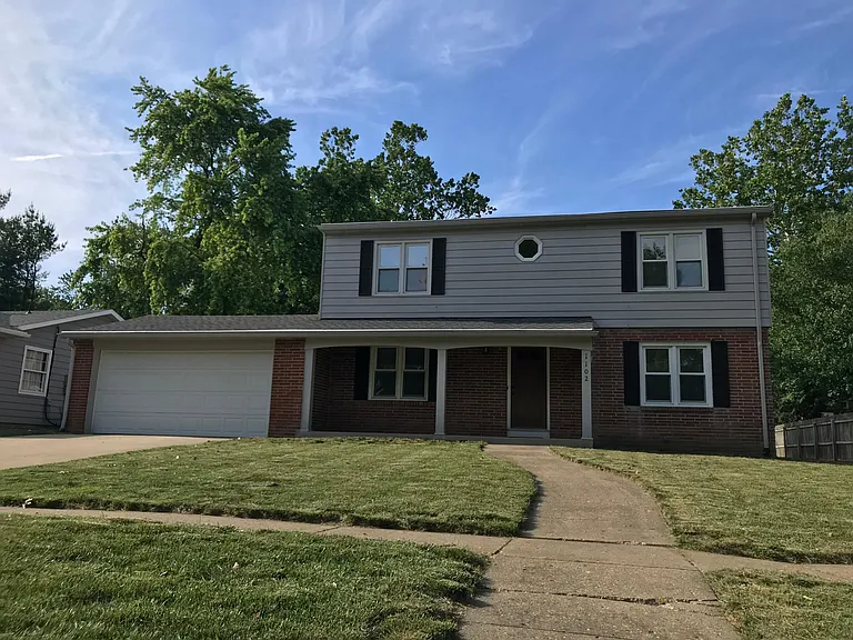 1102 Devonshire Dr — Photo 32