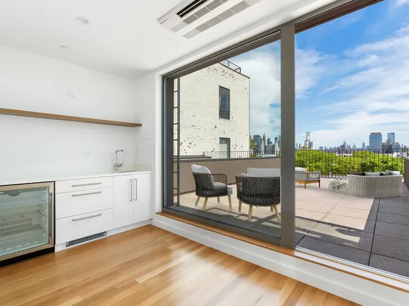 33 Carroll Street image 9 of 12