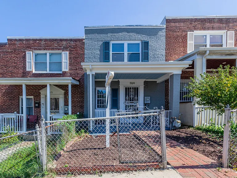 1169 Summit St NE — Photo 6