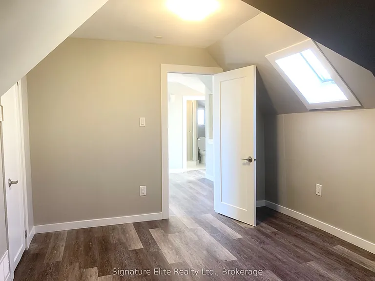 193 Wentworth St N #3 — Photo 4