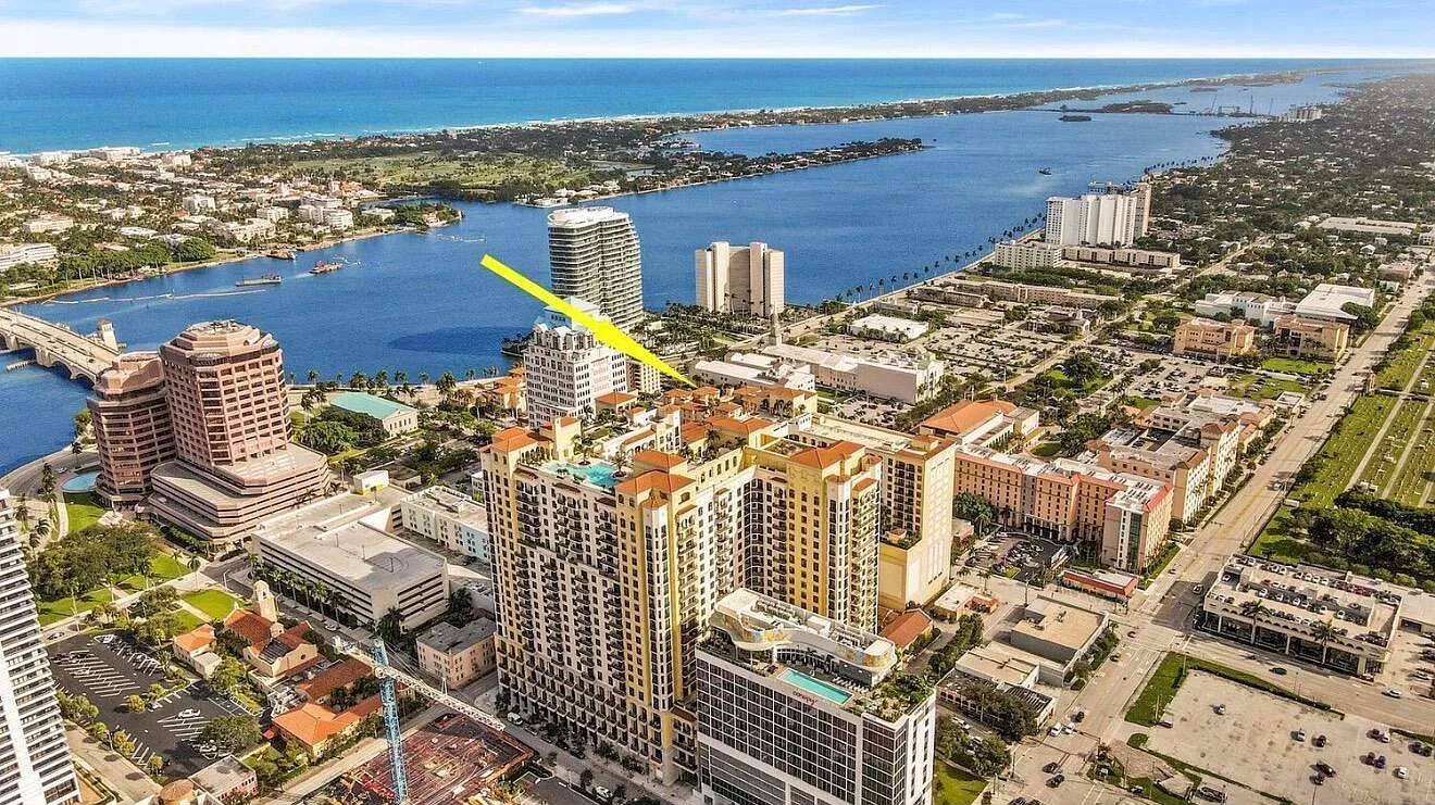 1 bed, 1.5 bath, 835 sqft, $3,575 — Photo 2