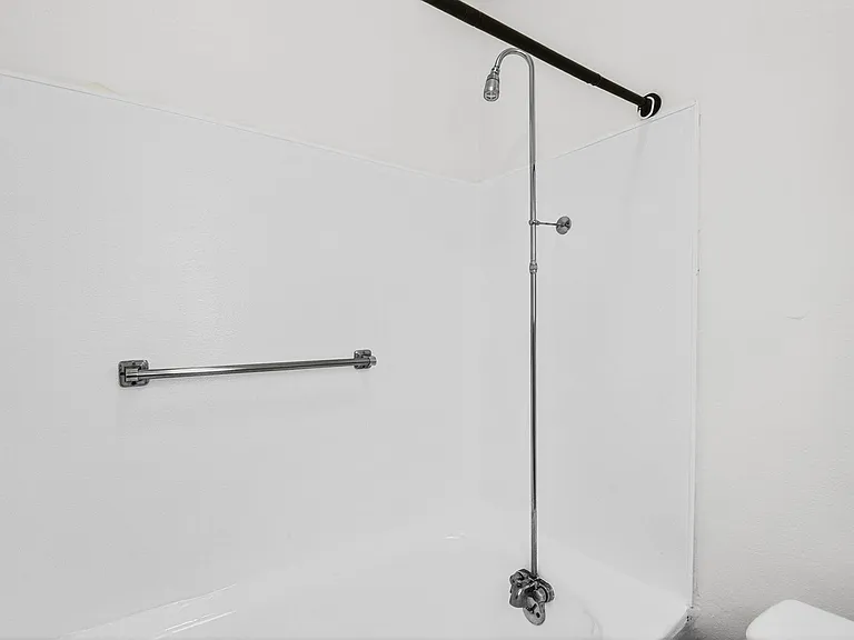 1074 Obispo Ave — Photo 14