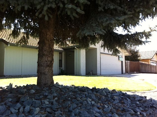 1st image of 222 Birchwood St
