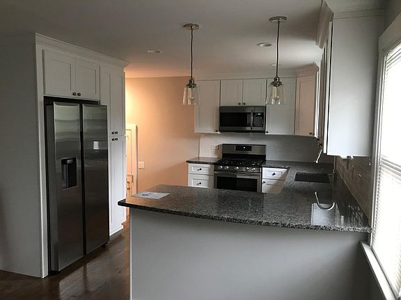 2nd image of 947 Burton Ave #2