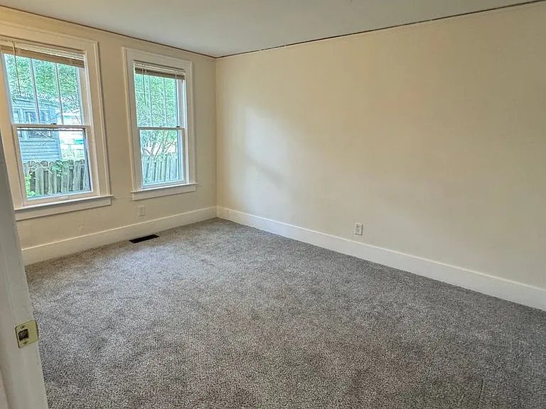 1625 S Maple Rd — Photo 30