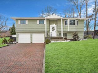 2864 Pond Rd, Lake Ronkonkoma, NY 11779