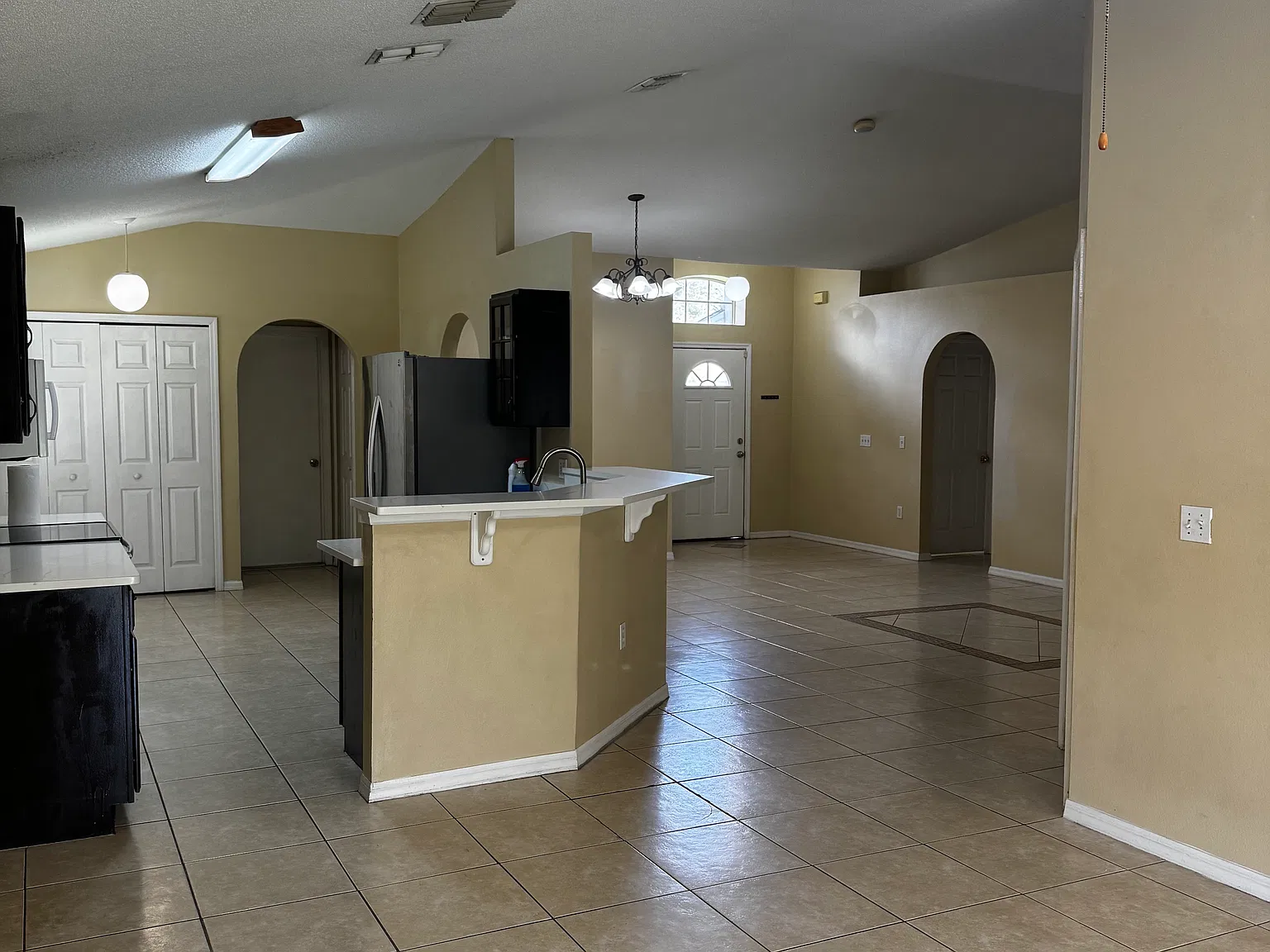 3 bed, 1506 sqft, $2,300 — Photo 4
