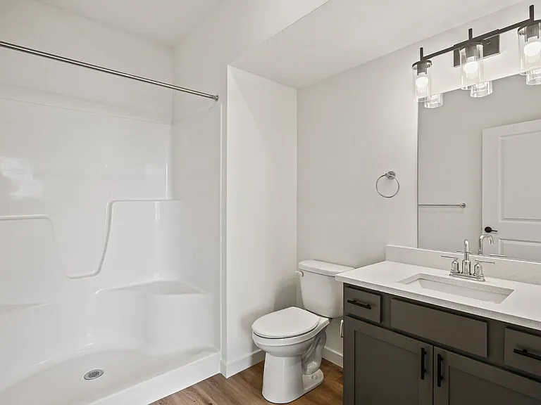 Emerson Flats — Photo 23