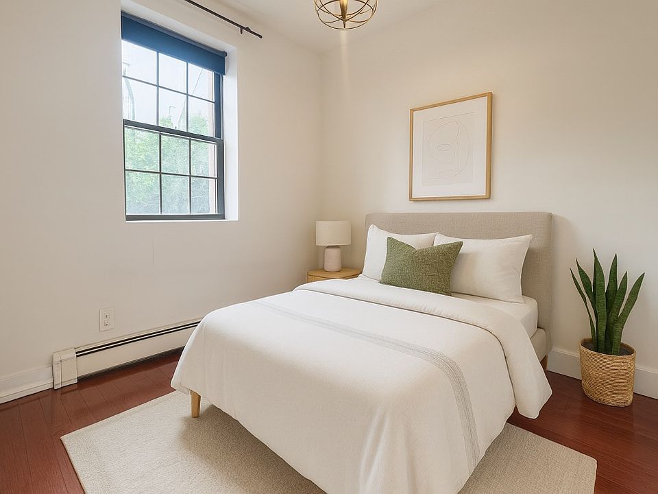 2nd image of 330 Evergreen Ave APT 2R