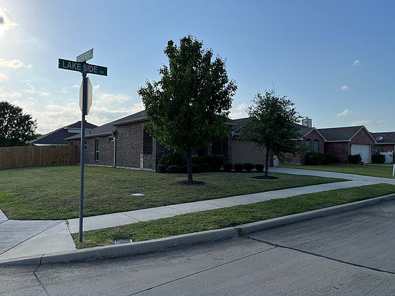 2nd image of 3003 Lake Side Dr