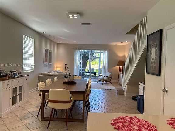 4th image of 2225 Salerno Cir #2226