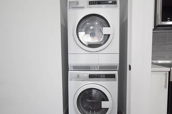 Rented by Compass | media 9