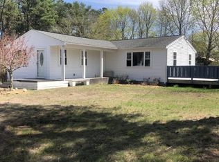 16 Meadowlark Dr, Wareham, MA 02571