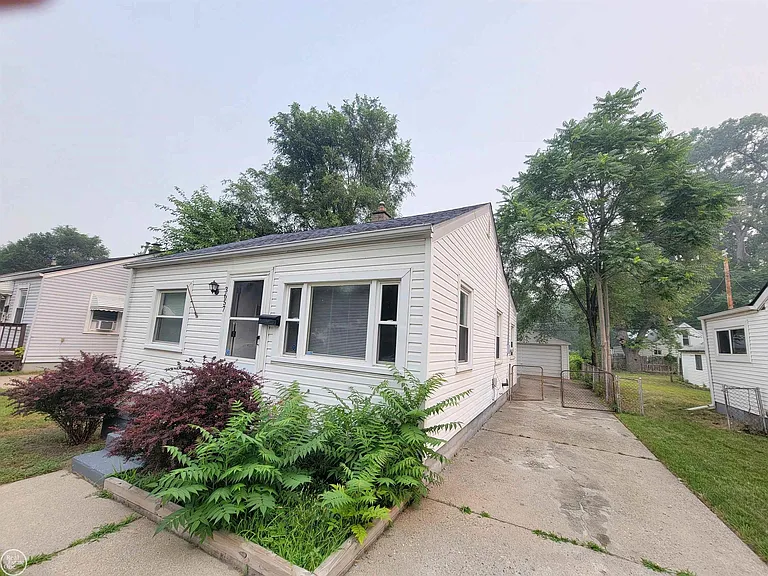 3657 Alvina Ave — Photo 3