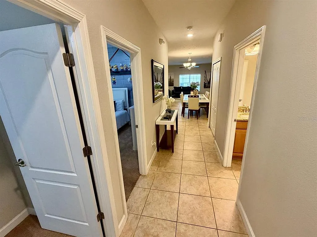 5 bed, 4.0 bath, 2024 sqft, $2,750 — Photo 4