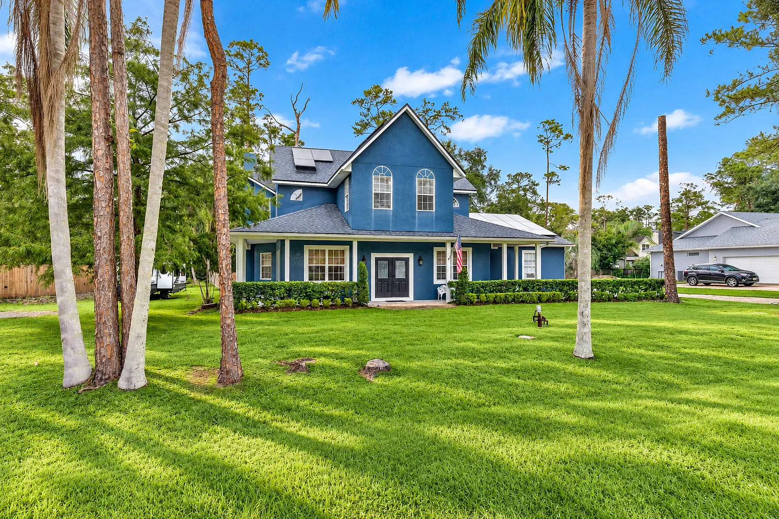 Lake Life Near Lake Nona 4BR Home with Quartz Kitchen, Gas Fireplace & Private Backyard — Photo 1