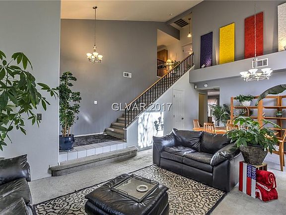 3rd image of 2140 Fountain View Dr