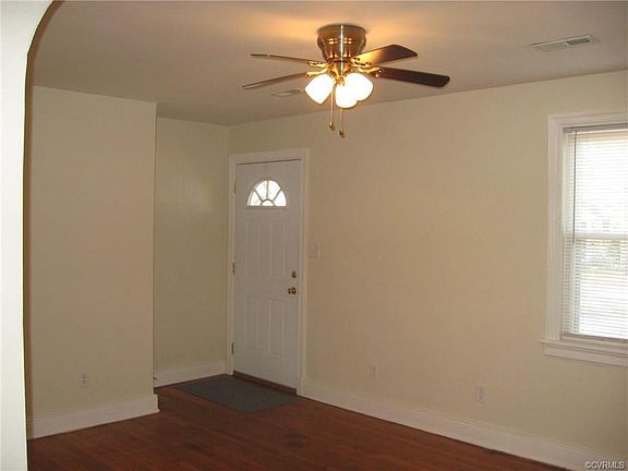 3rd image of 5004 Clarence St