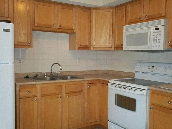3rd image of 1607 Carolina St