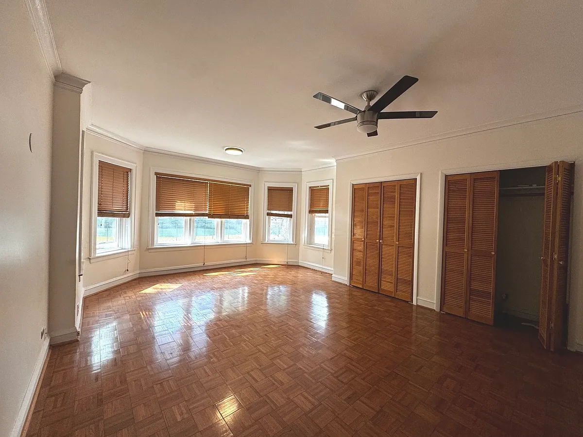 Building Photo - 6937 S Merrill Ave #1