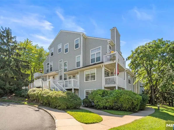22 Mallard Court, Englewood, NJ 07631
