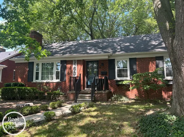 463 Bournemouth Cir, Grosse Pointe Farms, MI 48236