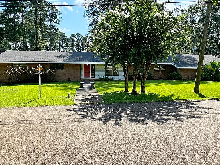 102 N Pinecrest Dr — Photo 3