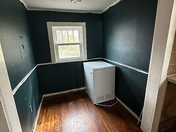5th image of 614 Willard St