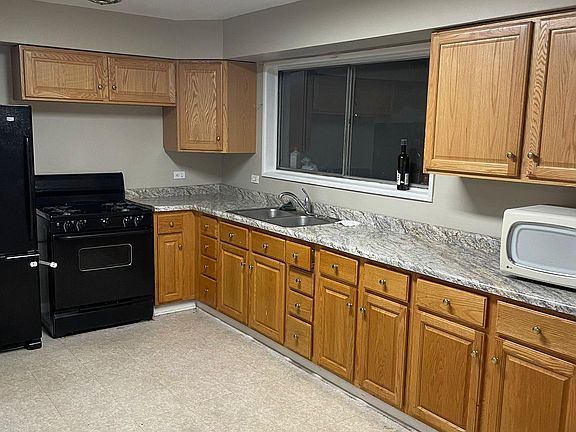 Extra large eat in kitchen