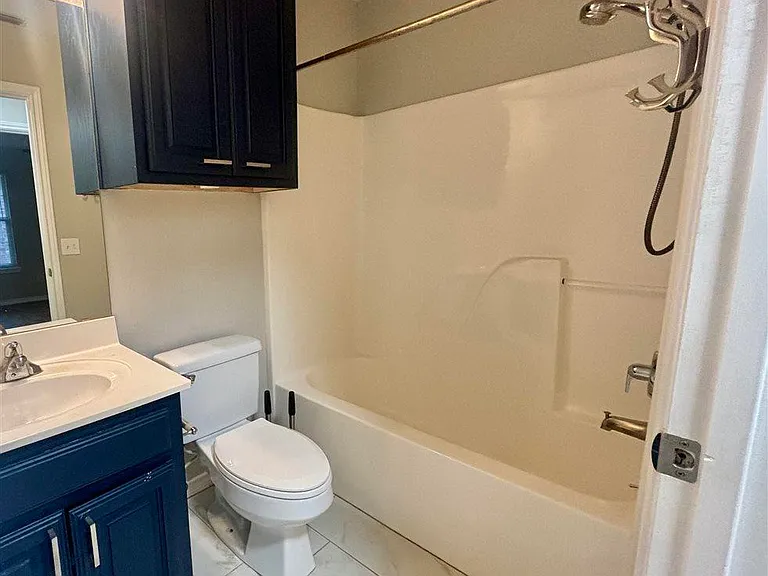 5207 Northview Dr — Photo 12