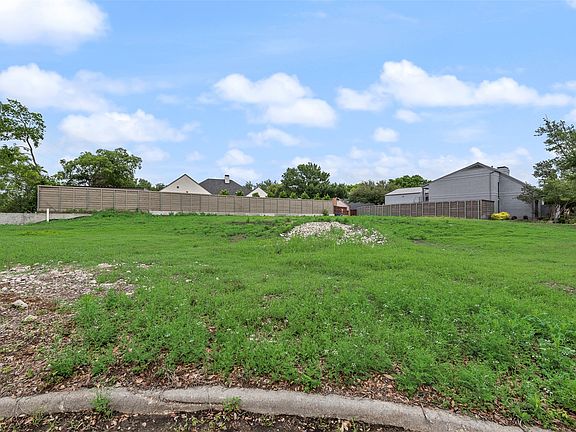 3rd image of 5809 Bent Oak Ct