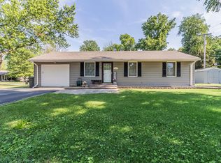 206 E River Rd, Tolono, IL 61880