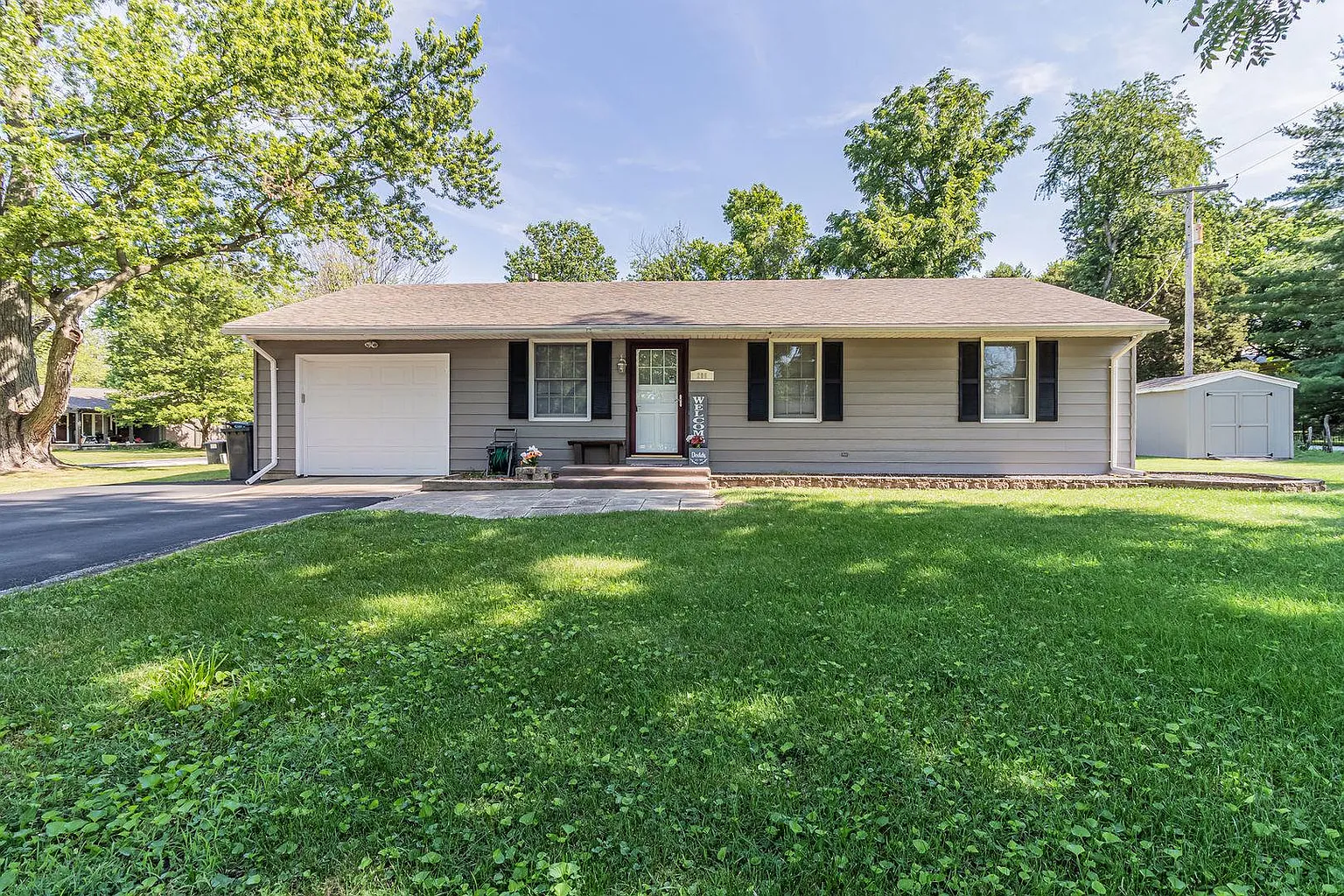 206 E River Rd photo 1