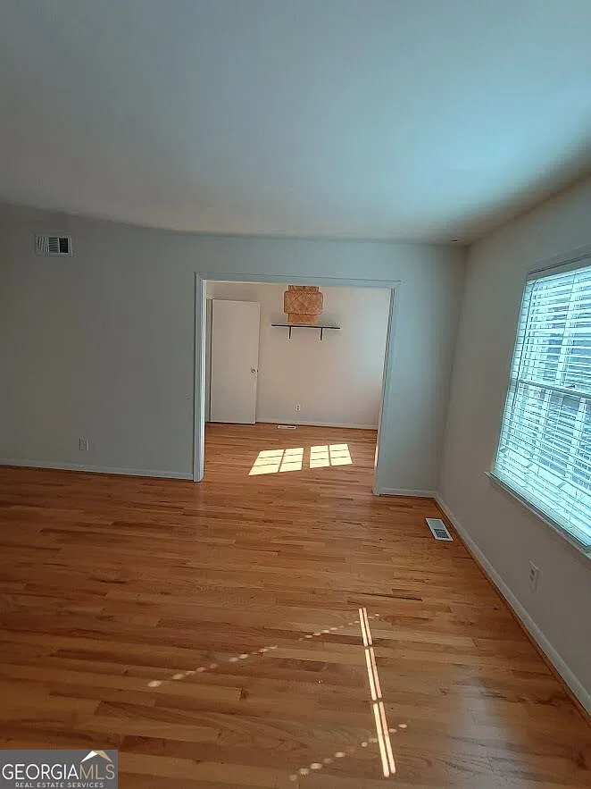 3 bed, 1.5 bath, 1092 sqft, $1,800 — Photo 3