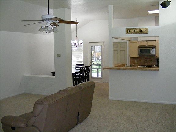 Come on in. Look at your open floor plan with valuated high ceiling , fresh paint, 6/2014 upgraded c