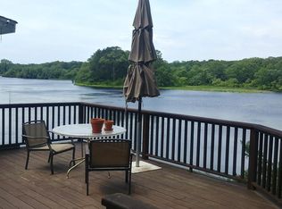 359 S River Rd, Calverton, NY 11933