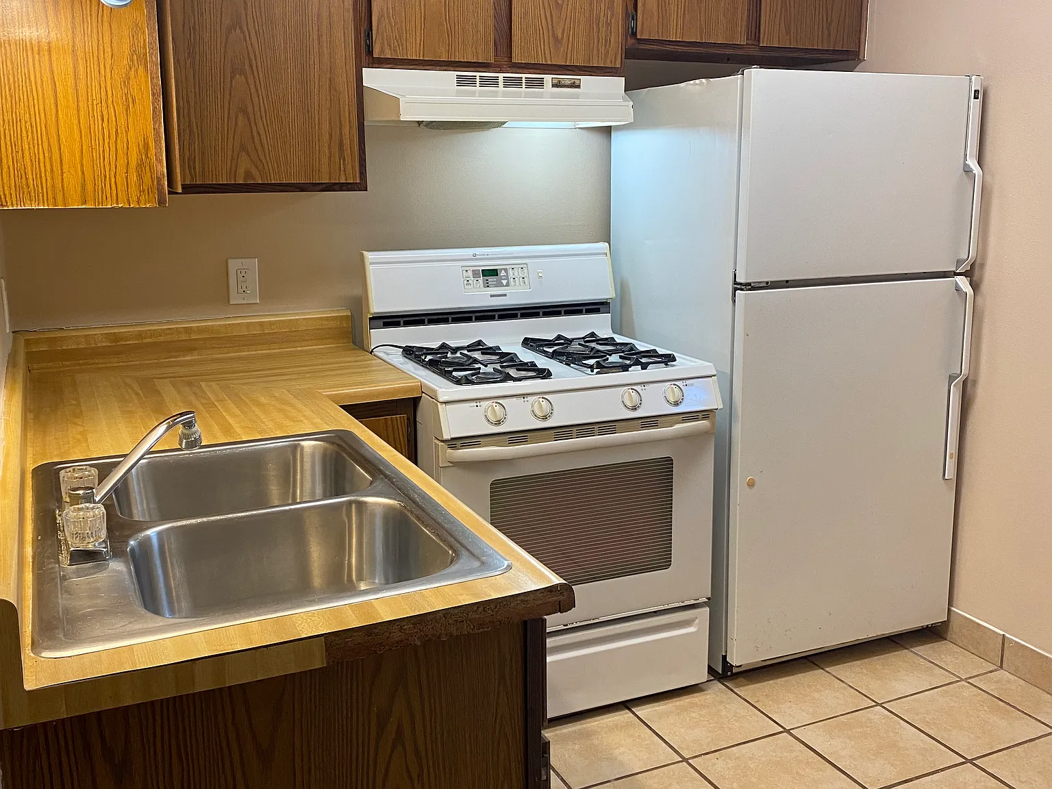 1 bed, $880 — Photo 1