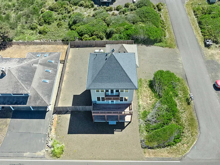 1140 Ocean Shores Blvd SW — Photo 35