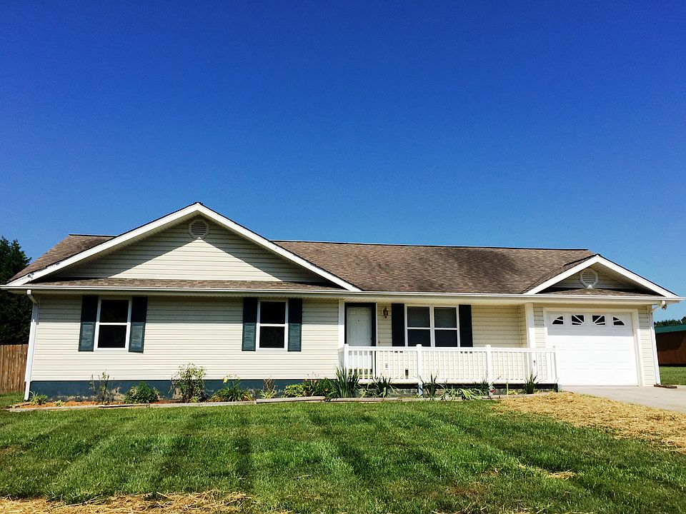 1st image of 124 Hampton Glen Dr