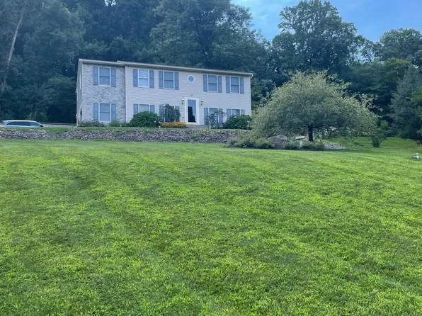 10 Caitlin Dr, Birdsboro, PA 19508