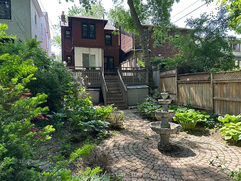 88 Manor Rd E — Photo 44