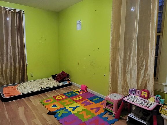 4th image of 9029 143rd St #1