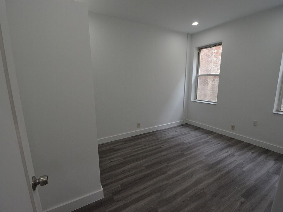 2nd image of 135 Peterborough St #23