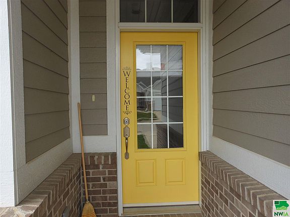 3rd image of 2615 Castles Gate Dr