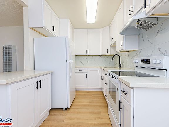 4th image of 1088 Roewill Dr #4