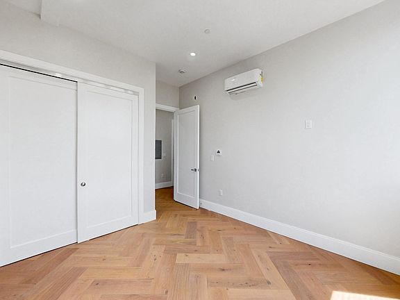 5th image of 1 Jackson St #206