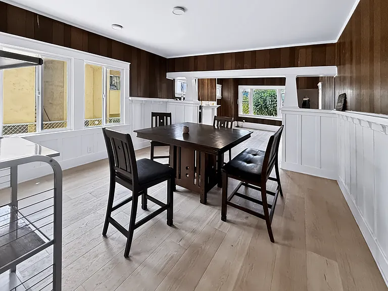 940 Everett St #1 — Photo 8