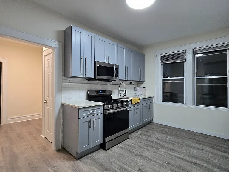 110 Schley St #1R — Photo 6