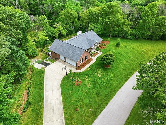 4th image of 2773 Woodson Dr